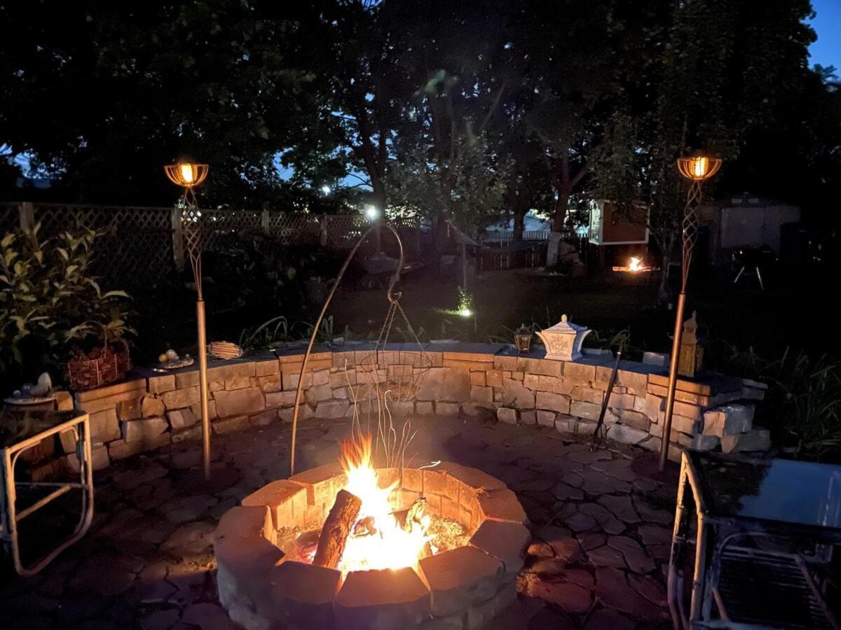 Schaumburg Paradise Oasis With A Secret Garden And Private Pool Exterior foto